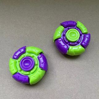 Con quay đồ chơi spinner hình phi tiêu giúp giảm stress