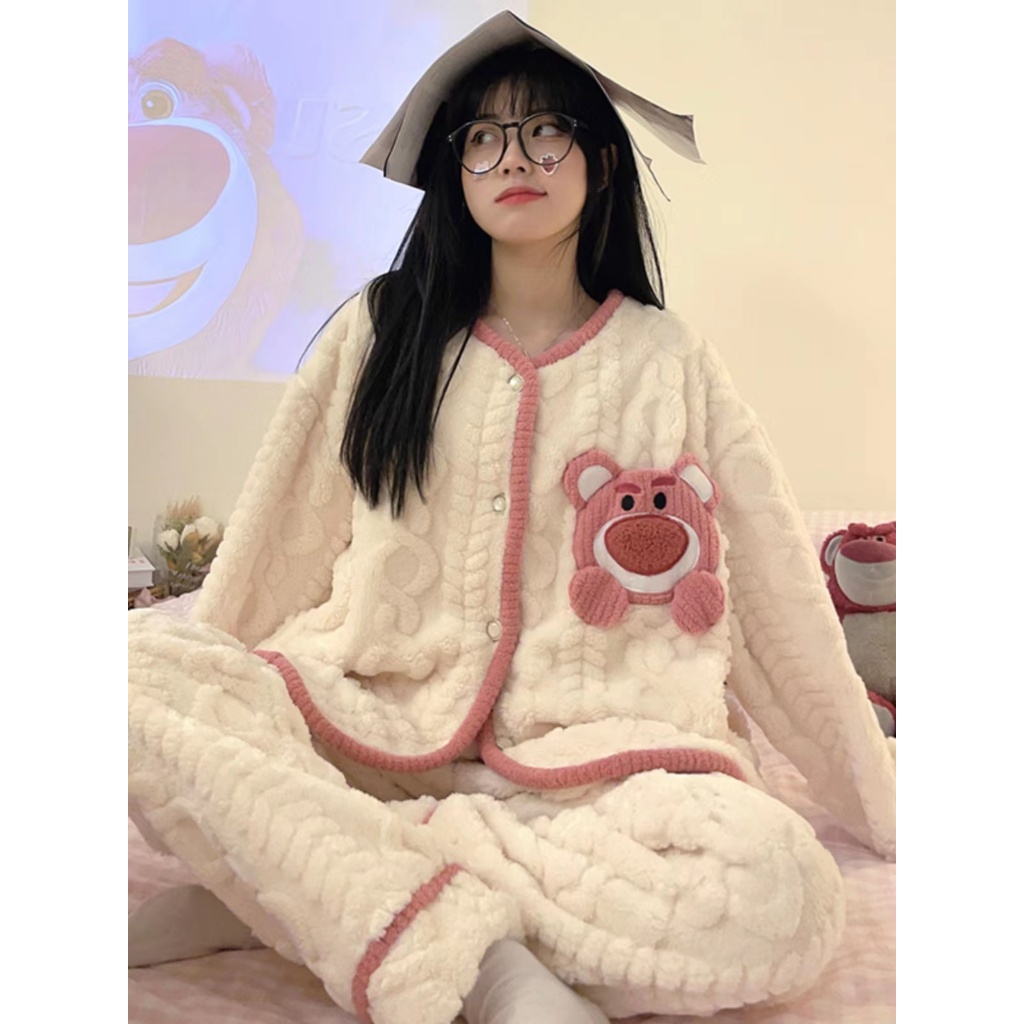 YAMI bộ đồ ngủ dài tay Gấu dâu mùa đông vải lông cừu san hô pijama hoạt hình dễ thương đồ mặc nhà nữ