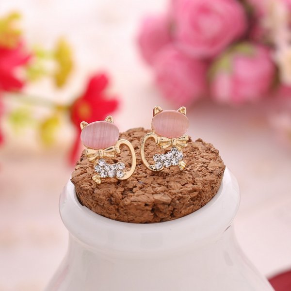 Bông Tai Hình Quái Vật Đính Đá Opal Dễ Thương Màu Hồng / Trắng / Đen