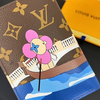 Ví Da Đựng Hộ Chiếu louis vuitton Cao Cấp Giá Đỡ