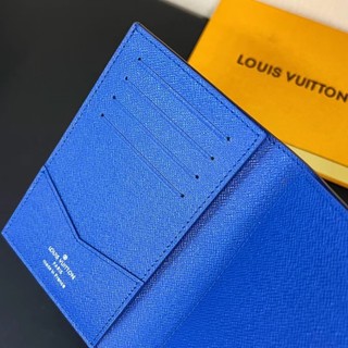 Ví Da Đựng Hộ Chiếu louis vuitton Cao Cấp Giá Đỡ