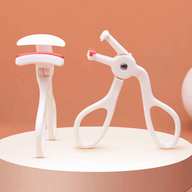 Dụng Cụ Bấm Mi Trang Điểm Phù Hợp Với Mọi Hình Mắt