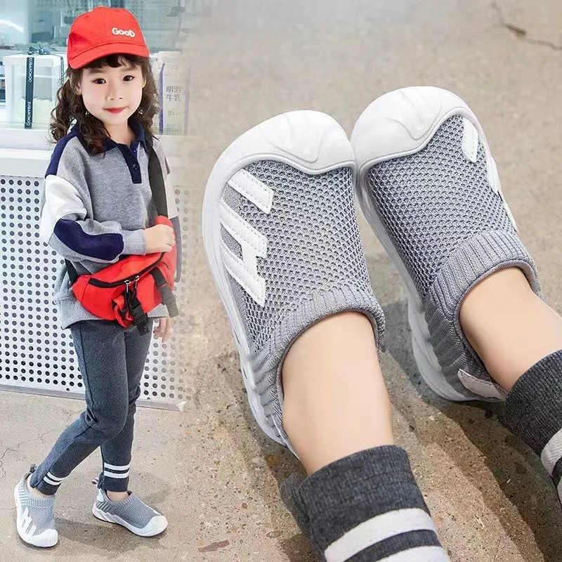 SUGE Giày Thể Thao Đen Trắng Phối Lưới Thoáng Khí Thoải Mái Thời Trang Cho Bé