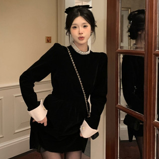 Đầm Dự Tiệc Tay Dài Cổ Tròn Ôm Dáng Màu Đen Đính Ngọc Trai Thời Trang Hàn Quốc Cho Nữ