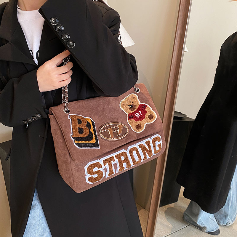 Túi Đeo Chéo Da Lộn Cao Cấp Mẫu Mới 2023 Thời Trang Thu Đông Dành Cho Nữ