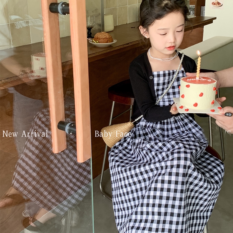 Thời Trang Đầm Hai Dây Họa Tiết Caro Trắng Đen Cho Bé Gái