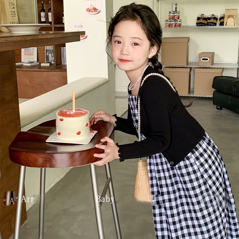 Thời Trang Đầm Hai Dây Họa Tiết Caro Trắng Đen Cho Bé Gái