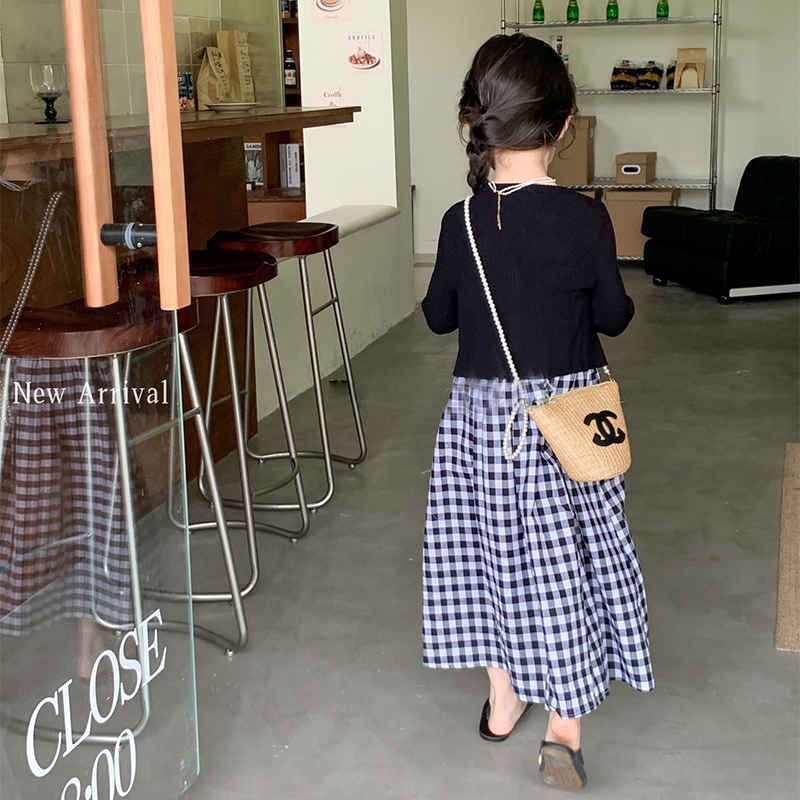 Thời Trang Đầm Hai Dây Họa Tiết Caro Trắng Đen Cho Bé Gái