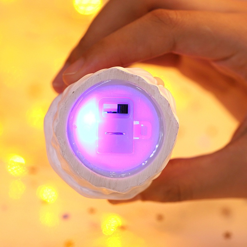 Quả Cầu Pha Lê Tuyết Hình Ông Già Noel Dễ Thương Có Đèn Chạy Bằng Pin Để Bàn Trang Trí Giáng Sinh Cho Gia Đình Quà Tặng