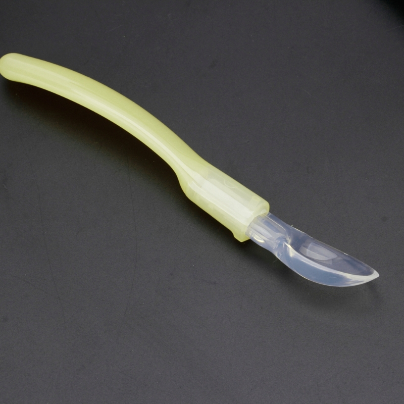 Muỗng ăn bằng silicon an toàn cho bé