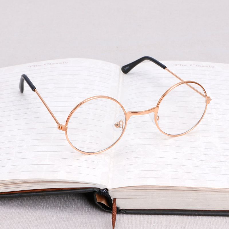 Set Mắt Kính Kiểu Dáng Quý Ông Dùng Để Chụp Hình Cho Bé