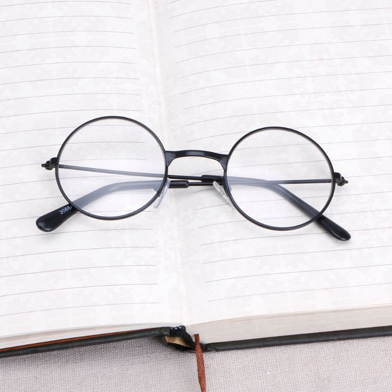 Set Mắt Kính Kiểu Dáng Quý Ông Dùng Để Chụp Hình Cho Bé