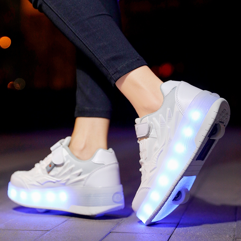 Mới Giày Trượt Patin Có Công Tắc Sạc Và Đèn Led Size 29-40