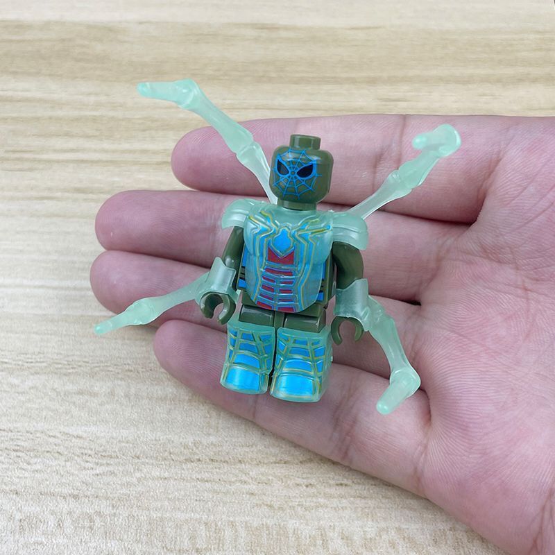 Đồ Chơi Mô Hình Người Nhện Phát Sáng Trong Túi Màu Tối mini t6605