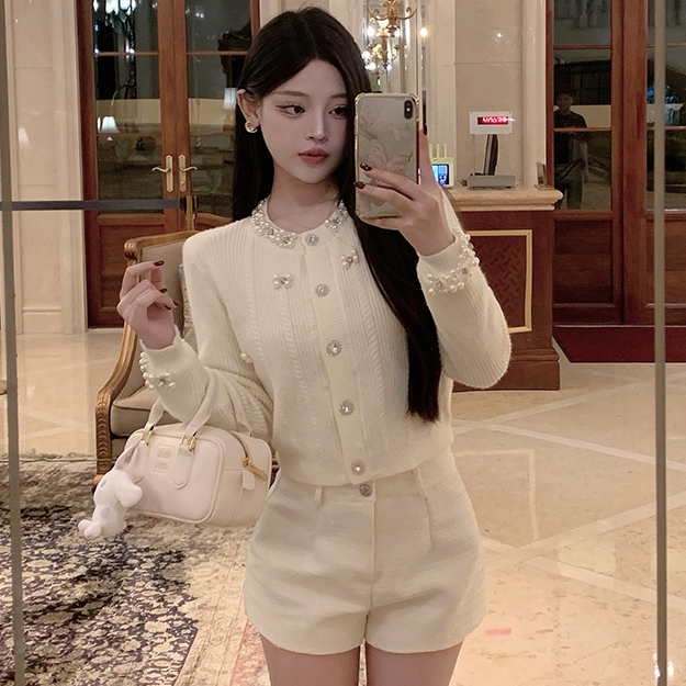Áo tay dài cổ tròn đính hạt cườm ôm dáng phong cách Pháp thời trang nữ