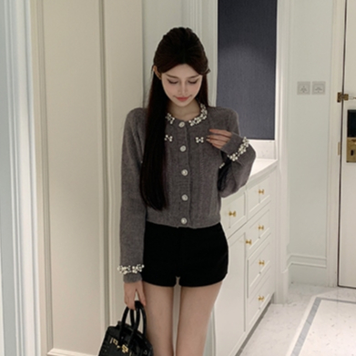Áo tay dài cổ tròn đính hạt cườm ôm dáng phong cách Pháp thời trang nữ