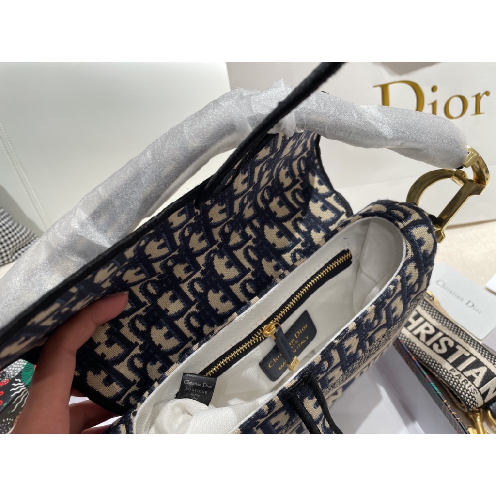 #StrapNowIncluded Túi Yên Ngựa Đeo Vai 23Cm Với Dây Đeo Chéo Màu Xanh jacquard