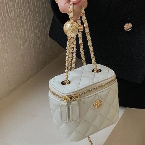Túi Xách Đeo Chéo Đính Đá Hình Hoa Trà Phối Dây Xích Thời Trang Nữ Đơn Giản