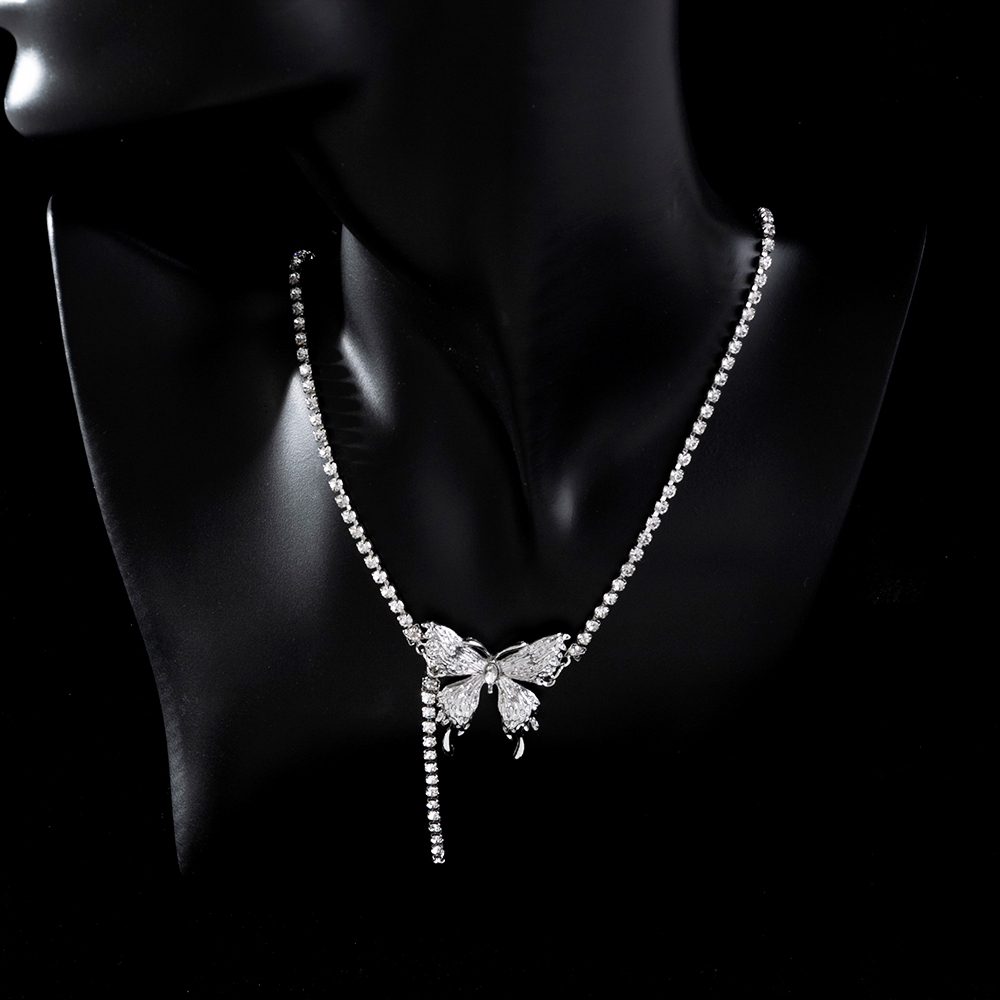 Pinkdu Vòng cổ bướm mới Tính cách Thanh lịch Hợp kim hợp thời trang Rhinestone Xương đòn Chuỗi trang sức Quà tặng cho cô gái PD1671