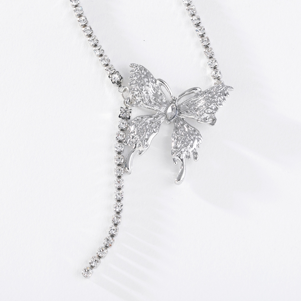 Pinkdu Vòng cổ bướm mới Tính cách Thanh lịch Hợp kim hợp thời trang Rhinestone Xương đòn Chuỗi trang sức Quà tặng cho cô gái PD1671