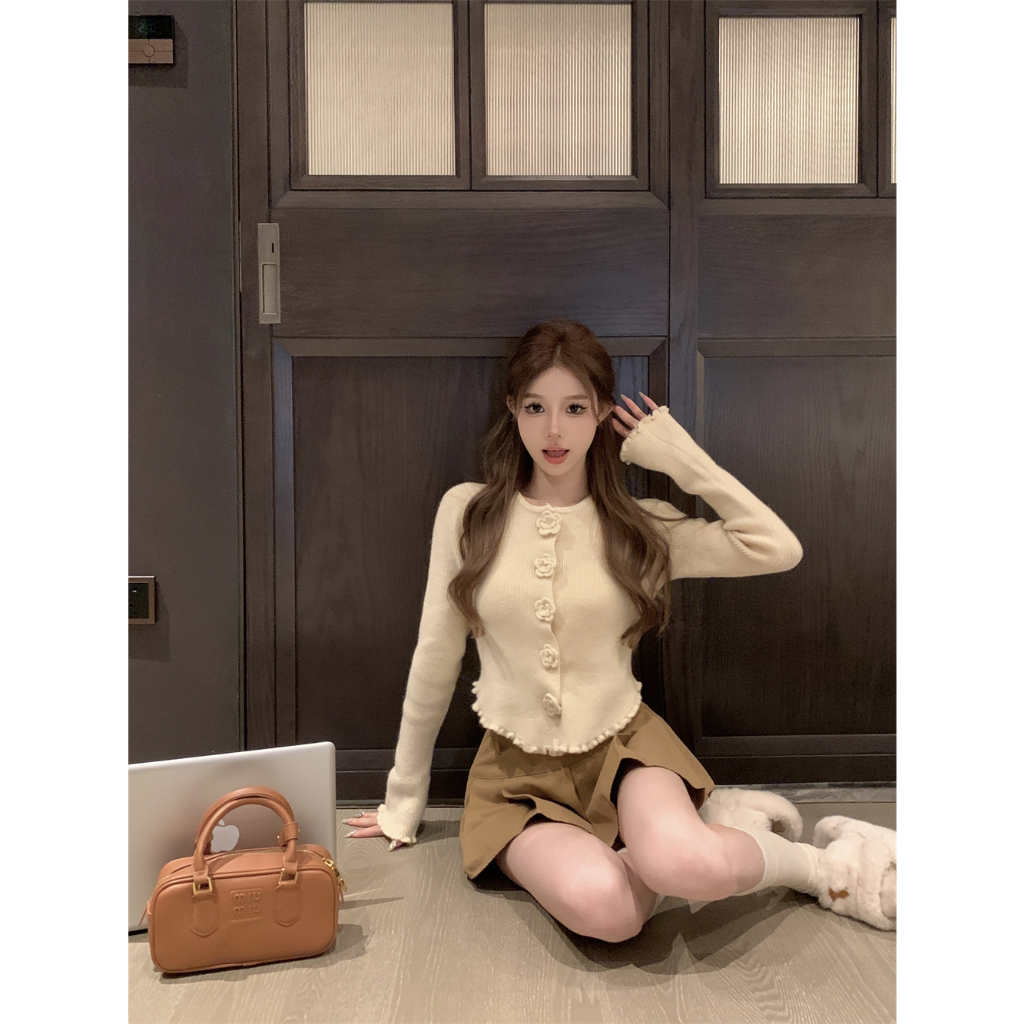 Áo sweater Hàn Quốc Cổ Tròn Ngắn Và Mỏng Hình Hoa Hồng Nổi Với Cạnh Gợn Sóng