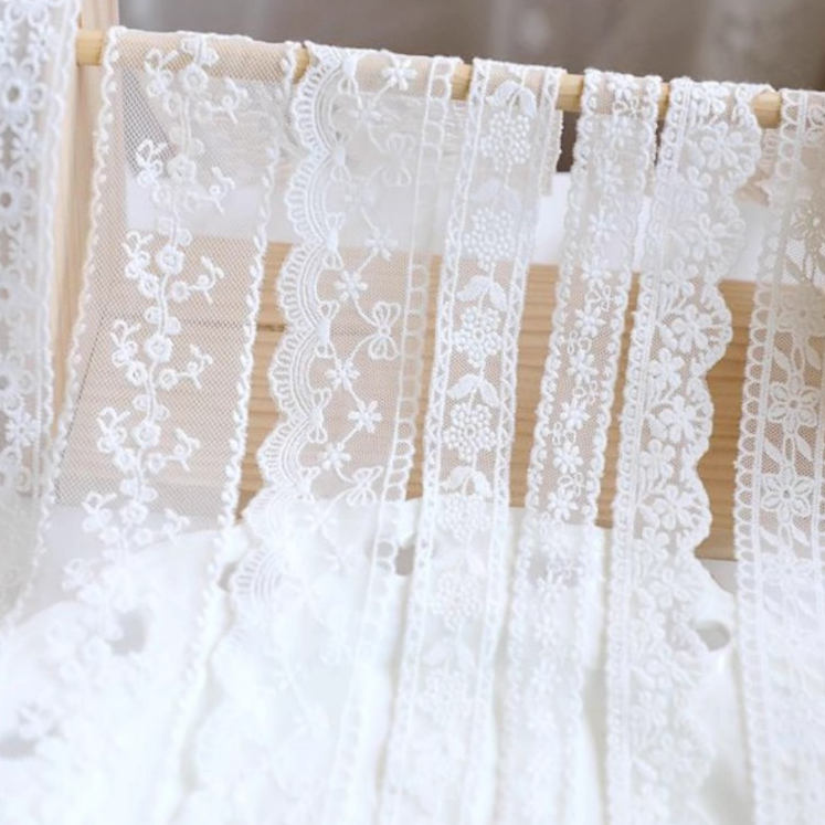 Vải ren trắng thêu hoa dùng may quần áo váy rèm thủ công 1.4/1.9cm x 1m