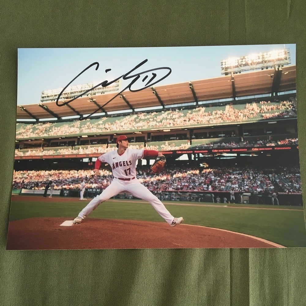 Ảnh có chữ ký Ohtani Shohei 7 inch k-pop