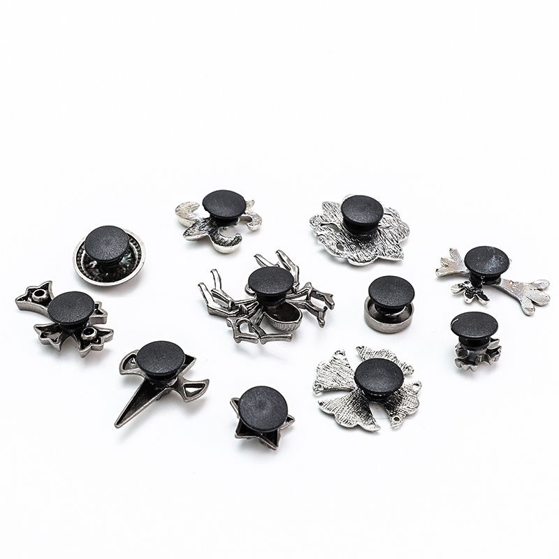 Crocs 3d Phong Cách baroque Quyến Rũ Bằng Kim Loại Và Kim Loại Chất Lượng Cao