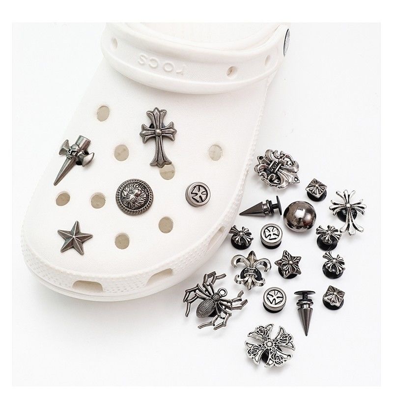 Crocs 3d Phong Cách baroque Quyến Rũ Bằng Kim Loại Và Kim Loại Chất Lượng Cao