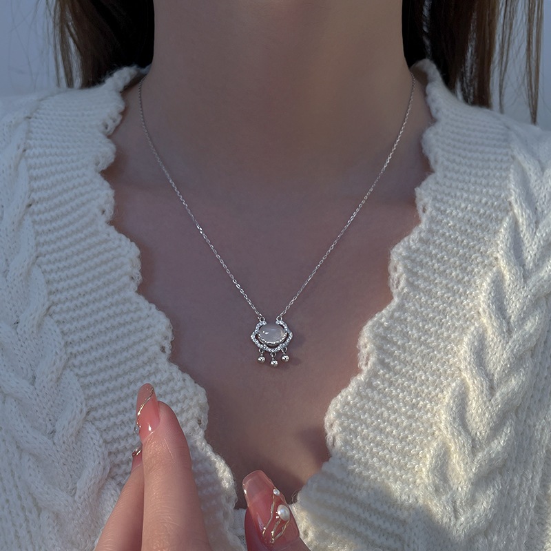 Vòng Cổ Khóa Hòa Bình Mạ Bạc Đính Chuông Và Đá Mặt Trăng Cho Nữ