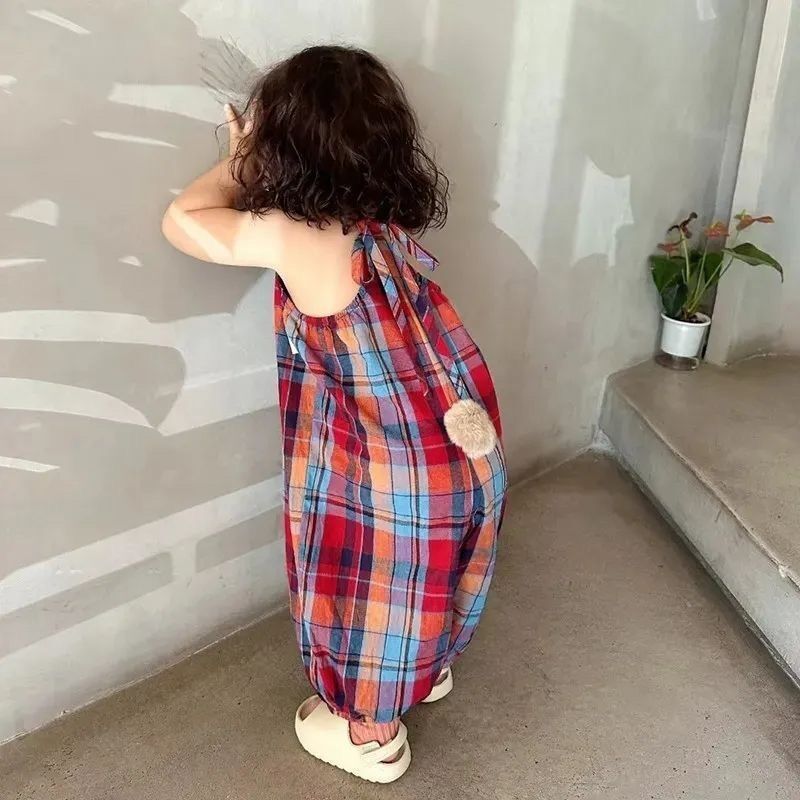 Áo liền quần ca rô thiết kế dễ thương xinh xắn cho bé gái