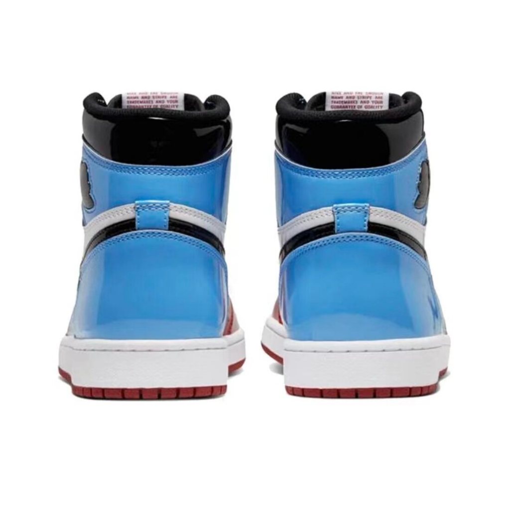 Giày thể thao nam JordanAir Jordan1 High Og Fearless Unc Chicago Patent Leather High Top Retro Giày bóng rổ nam cùng phong cách Xanh đỏ giày thể thao