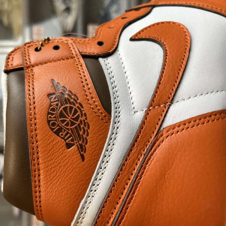 Giày thể thao nam Jordan Air Jordan 1 Retro Vỡ Ván Sau Khóa Đen Vỡ Cao Top Retro Giày Bóng Rổ Nam Khóa Đen Vỡ giày thể thao