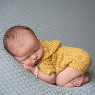 Set Đồ Liền Thân Đan Len Cho Bé Sơ Sinh Chụp Ảnh