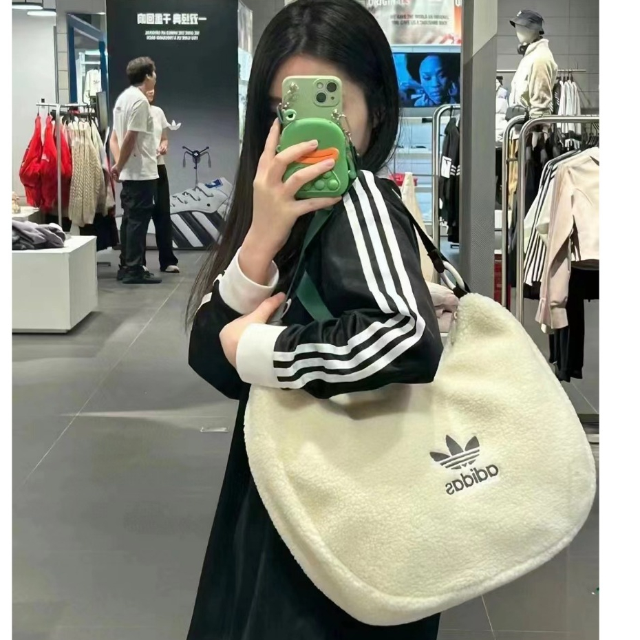 Ad 2023 Túi hobo Vai Mới