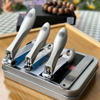 Bộ dụng cụ cắt móng tay gồm ba món chuyên dụng