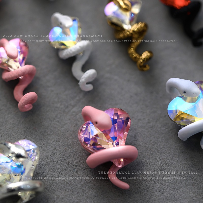 Set 3 Phụ Kiện Trang Trí Móng Tay Nghệ Thuật Hình Rắn / Trái Tim 3d Đính Đá Pha Lê