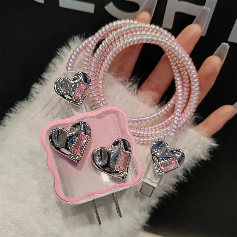 Vỏ Bảo Vệ Hộp Sạc Điện Thoại iphone 11 12 13 14 15 18w-20w Hình Trái Tim Màu Hồng Đính Kim Cương Kiểu Hàn Quốc