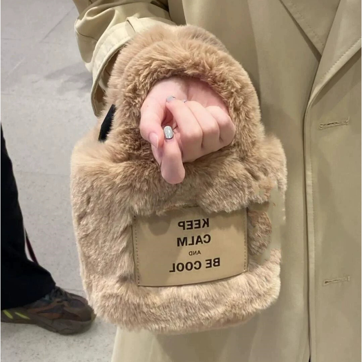 Túi xách lông nhung in chữ thời trang thu đông dễ thương cho nữ