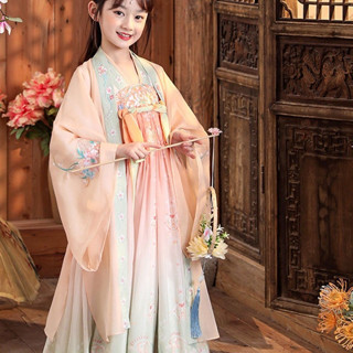 Cô bé Hán phục mùa xuân và mùa thu, cô bé mặc váy cổ trang Trung Quốc, cô bé mặc váy thời Đường, cô bé mặc váy cổ siêu tiên.