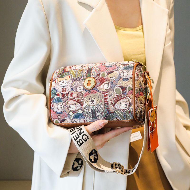 Ht xiansheng Túi Đeo Chéo Vai Bằng Da Cao Cấp Sức Chứa Lớn Hình Gấu Hoạt Hình Màu Tương Phản Thời Trang Nhật Bản Dễ Thương Cho Nữ