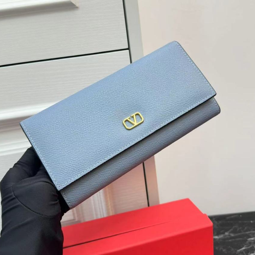 Ví Da Cầm Tay Valentino Dáng Dài Đính Đinh Tán Đa Năng Thời Trang
