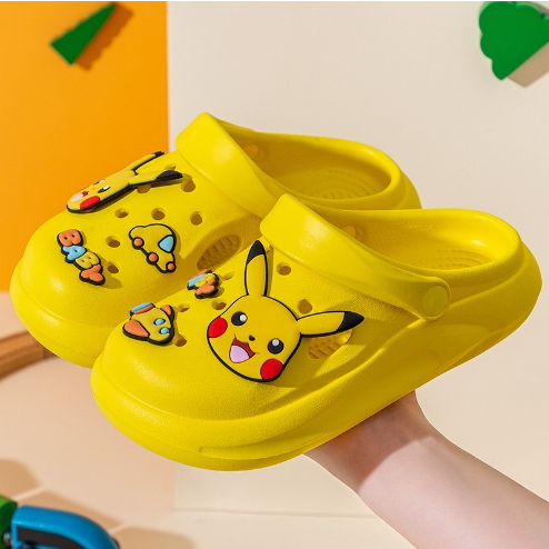 Dép sandal Đế Bệt Chống Trượt Có Lỗ Thoáng Khí Hình Pikachu Mùa Hè Cho Bé Trai Và Bé Gái