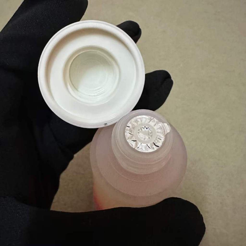 Toner Chiết Xuất Lựu Đỏ Tươi Sáng Estee Lauder 200ML