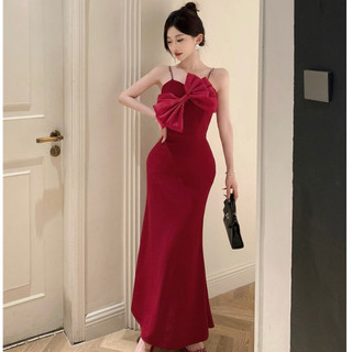 Đầm Đuôi Cá Dáng Dài Không Tay Cổ Yếm Ôm Dáng Đính Hạt Ba Chiều Phong Cách Pháp Thời Trang Dự Tiệc Cưới