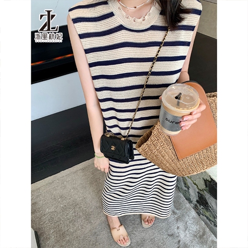 Váy Phong Cách Ngày Lễ Váy Dệt Kim Sọc Váy Dài Không Tay Thông Thường