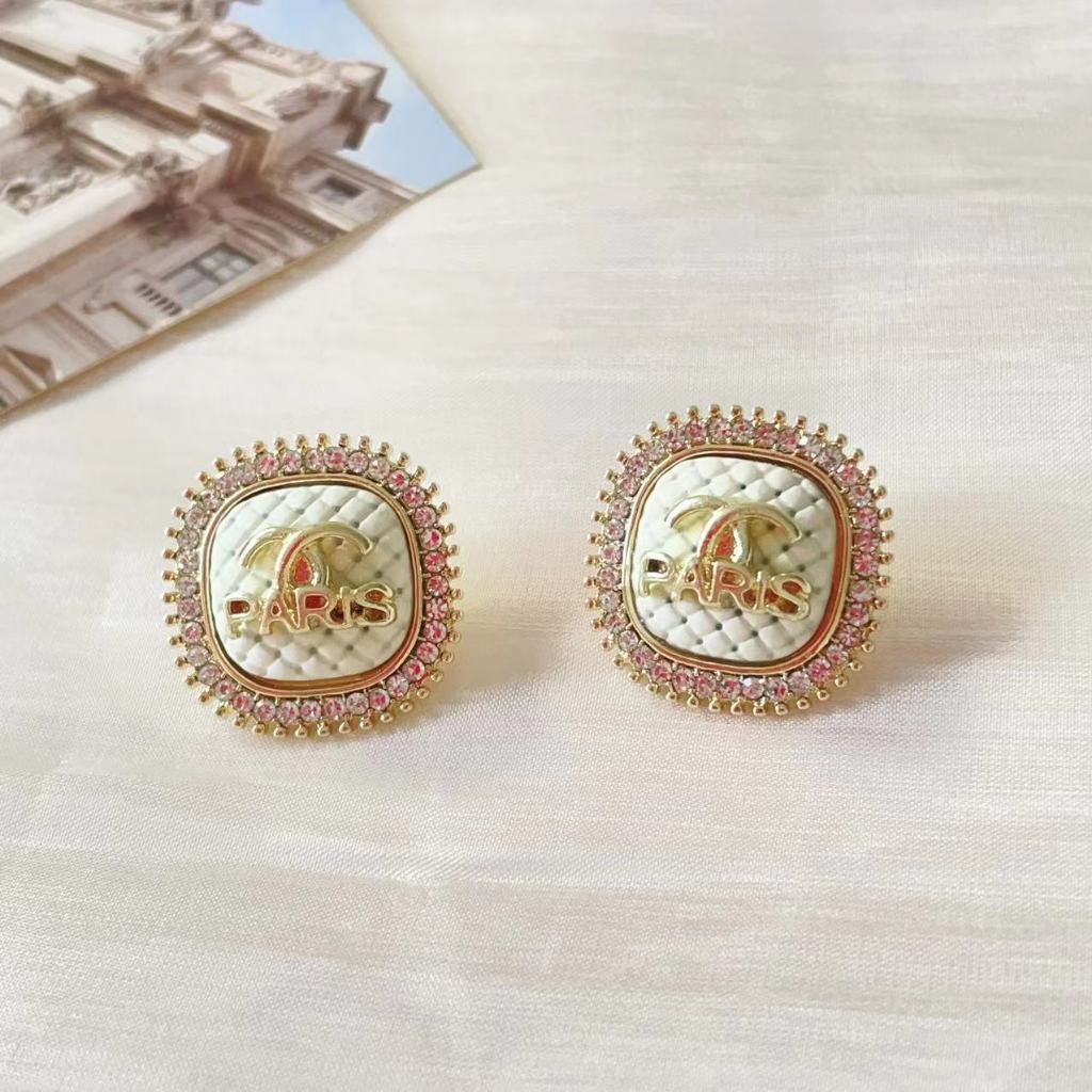 Bông Tai Chữ Cá Tính Phong Cách retro