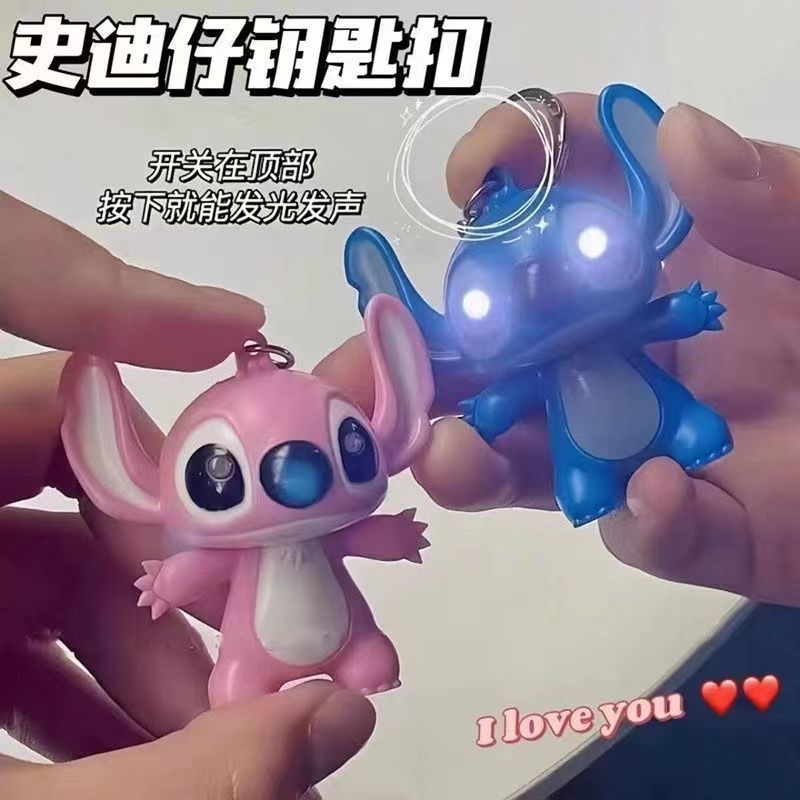 Strawberry bear nói i love you/Móc Khóa Cặp Đôi Mắt To Có Đèn LED Và Âm Thanh Làm Quà Tặng Cho Học Sinh