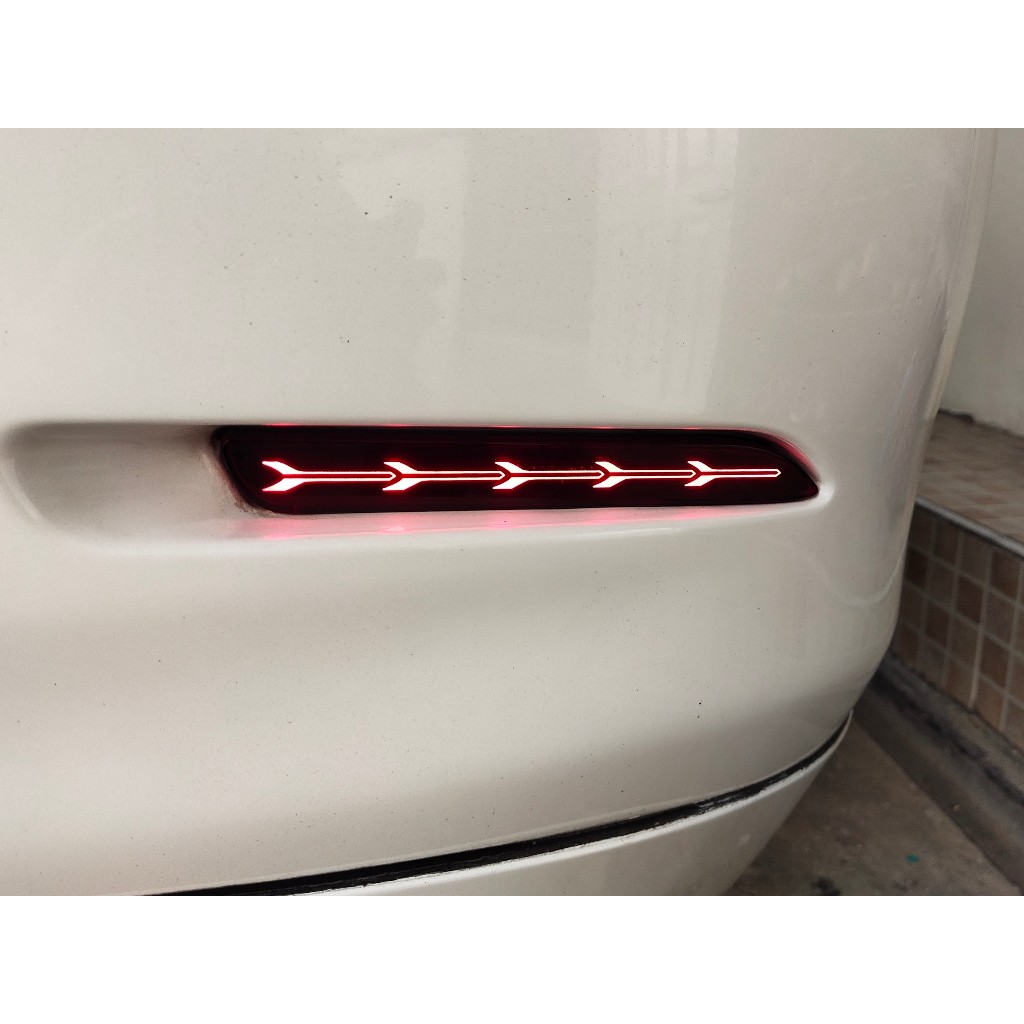 Một đôi Đèn Led gầm cản sau cho xe Toyota Innova Camry Fortuner 2009 đến 2015 3 chế độ