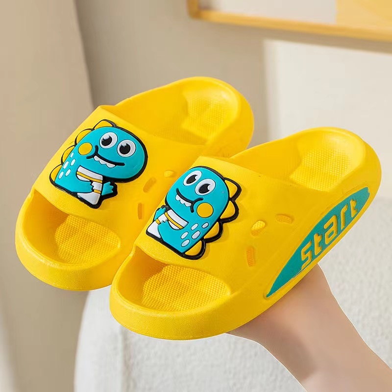 Giày Sandal Rơm Đế Mềm Chống Trượt In Hình Hoạt Hình Dành Cho Trẻ Em Đi Trong Nhà